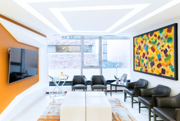 Art and tasteful interior design surprise patients at the dental practice The Accolade Dental Centre, Toronto. 