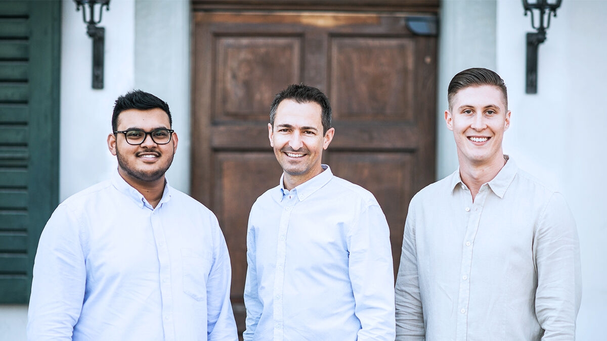 Left: Dr. med. dent. Chanketh Nagamany Center: Dr. med. dent. Chris Hasler Right: Dr. med. dent. Simon Käch